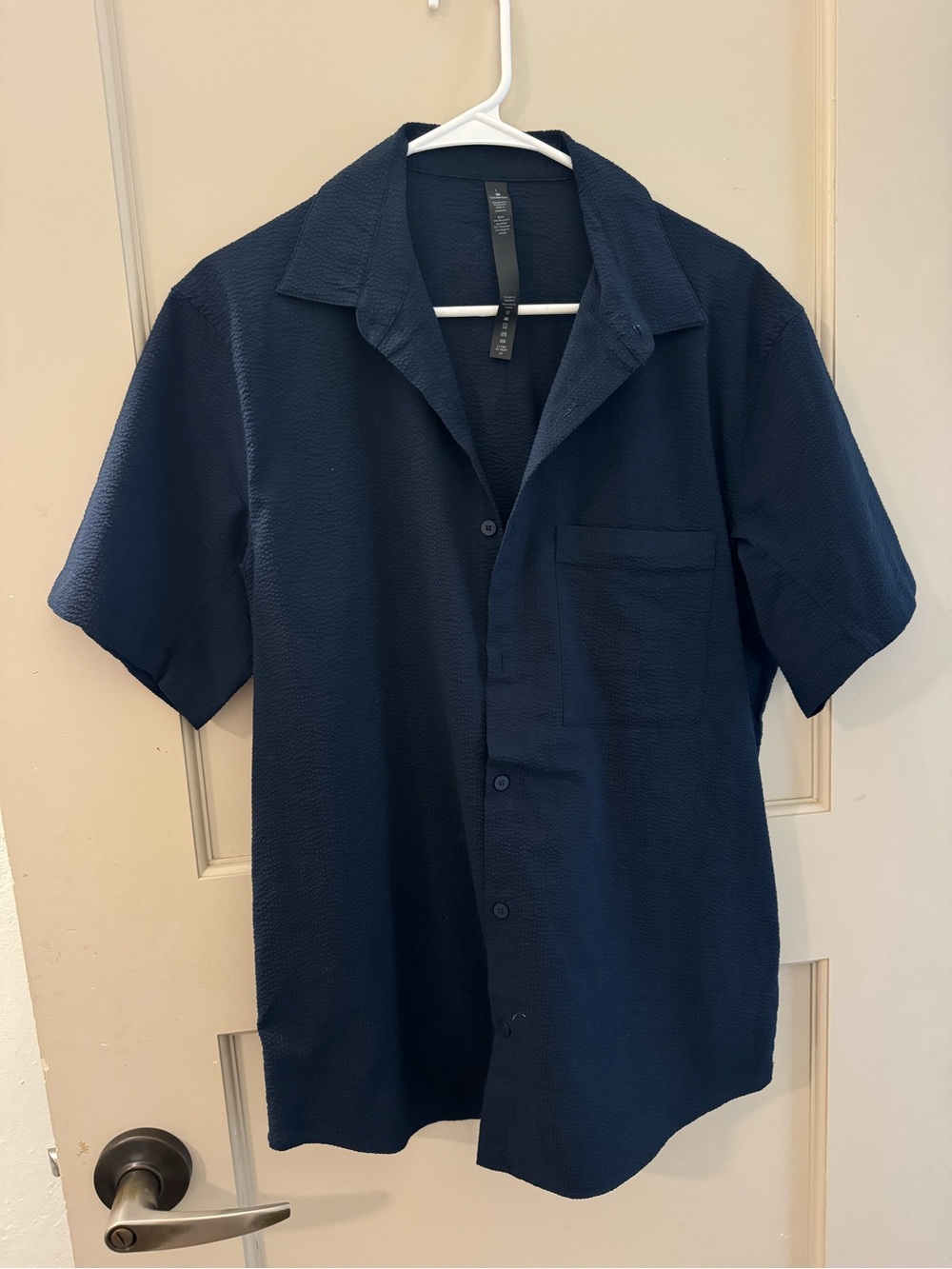 Lululemon Men's Short Sleeve Light Weight Button Up Shirt in Navy Large